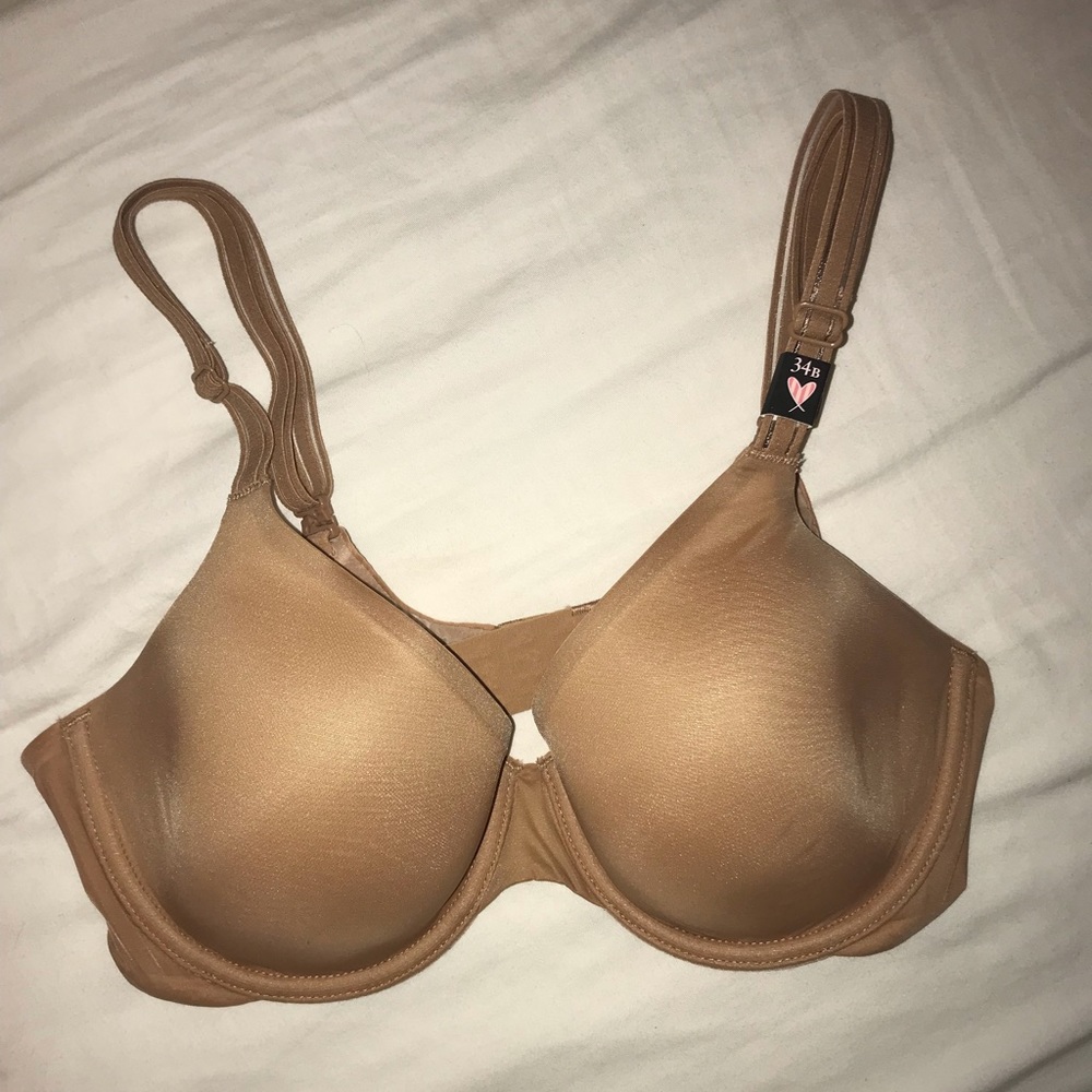 New w/tags nude seamless bra thin and comfy